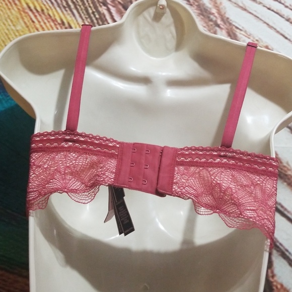 Victoria's Secret - Picture 6 of 7